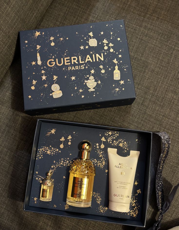 深藍星紋盒、金色蜂飾——Guerlain 把法式優雅寫進禮盒。